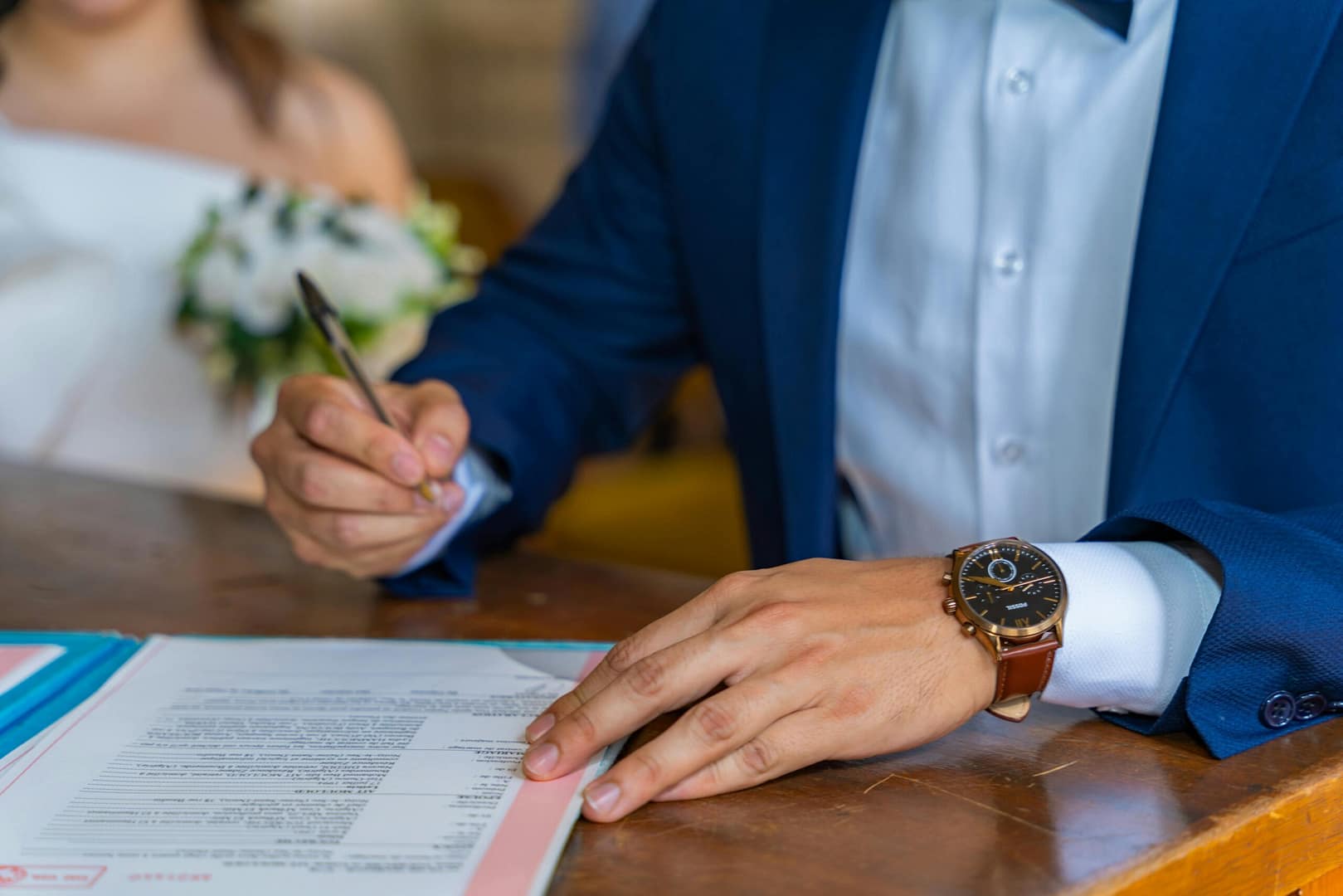 A Little Mistake That Cost One Couple $3,200 — Don’t Let This Happen to You 3 Wedding Contract Mistake Hidden Contract Items to watch for.